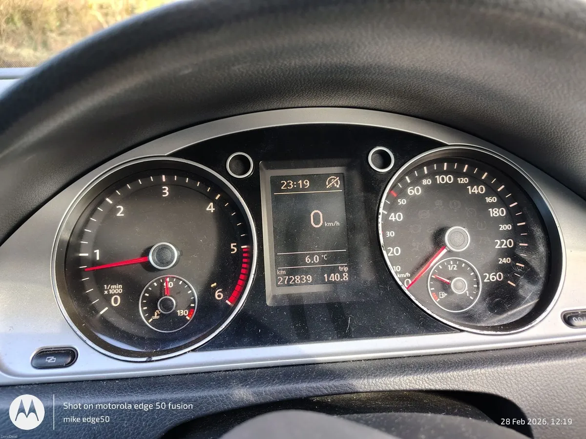 Volkswagen Passat 2011 - Image 1