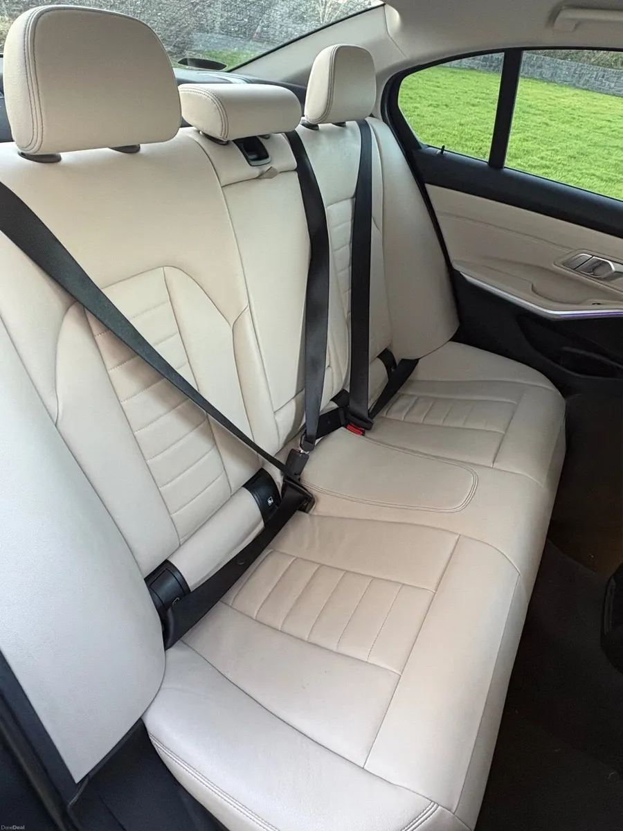 BMW 3-Series 2020 - Image 2