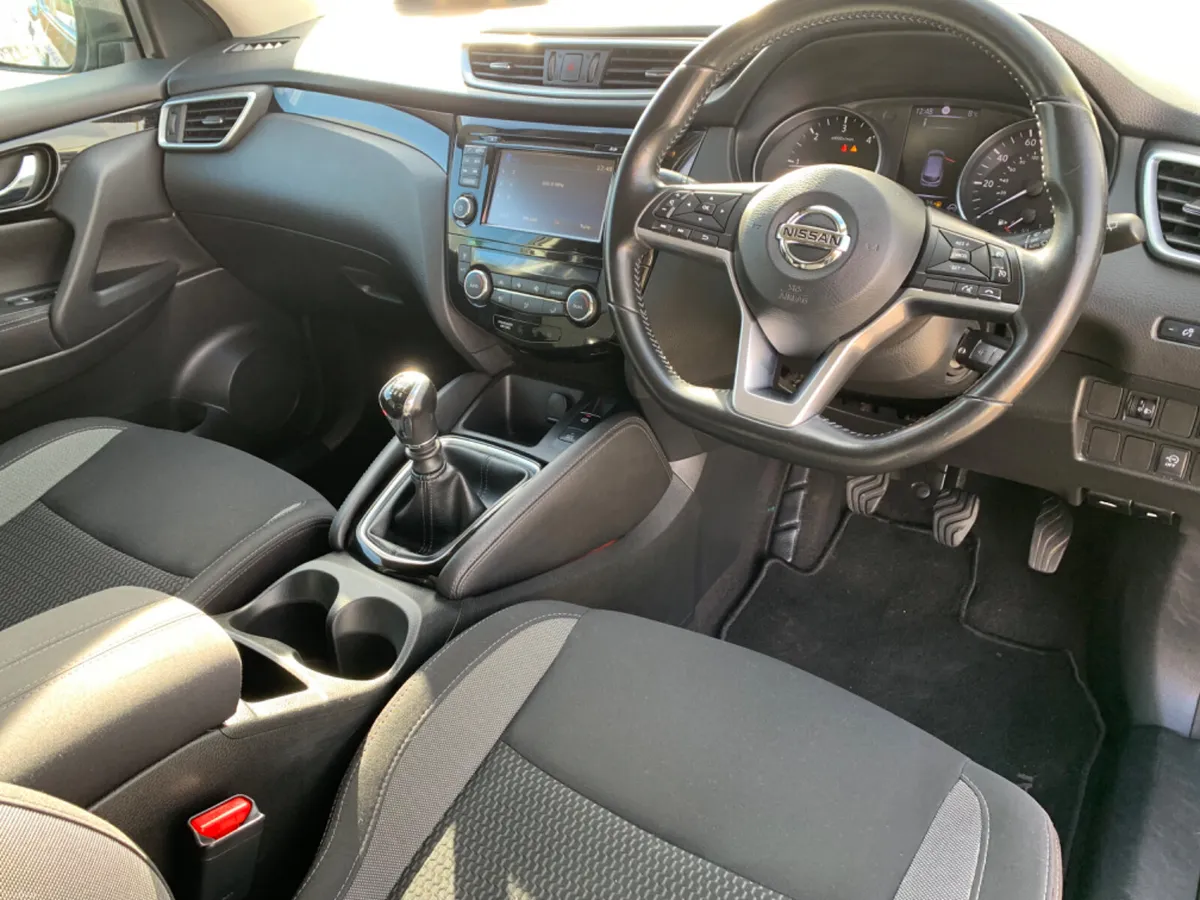 Nissan Qashqai 2018 1.5 dci Panoramic Roof - Image 4