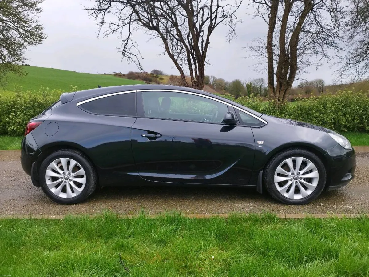 OPEL ASTRA GTC SRI LOW KM - Image 2