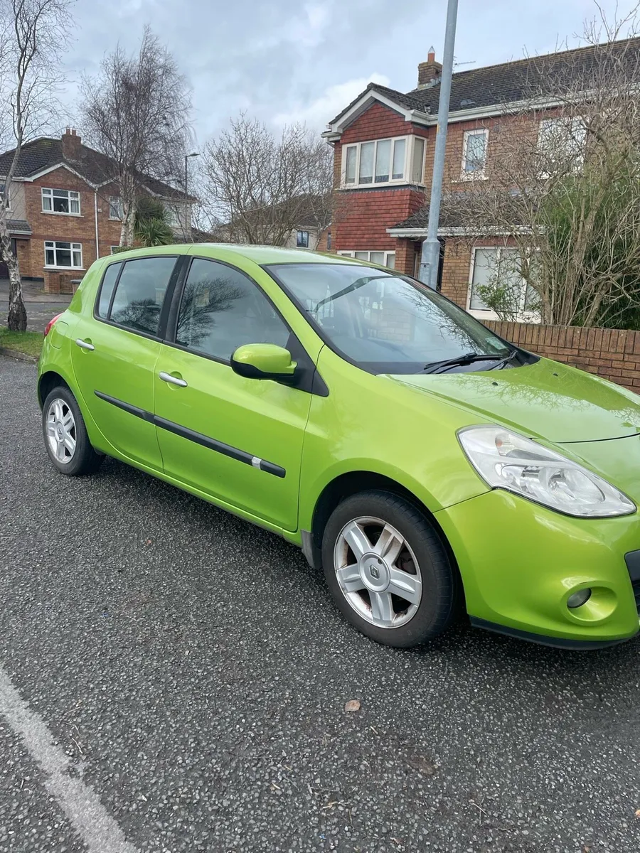 2011 Renault Clio - Image 2