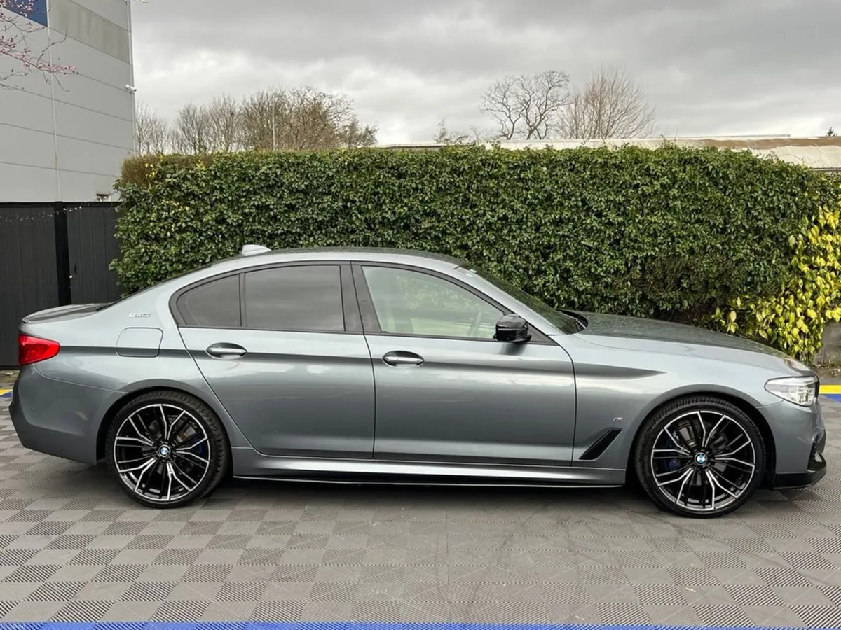 BMW 5-Series 530e M-SPORT COMPETITION 2.0 HYBRID / - Image 2