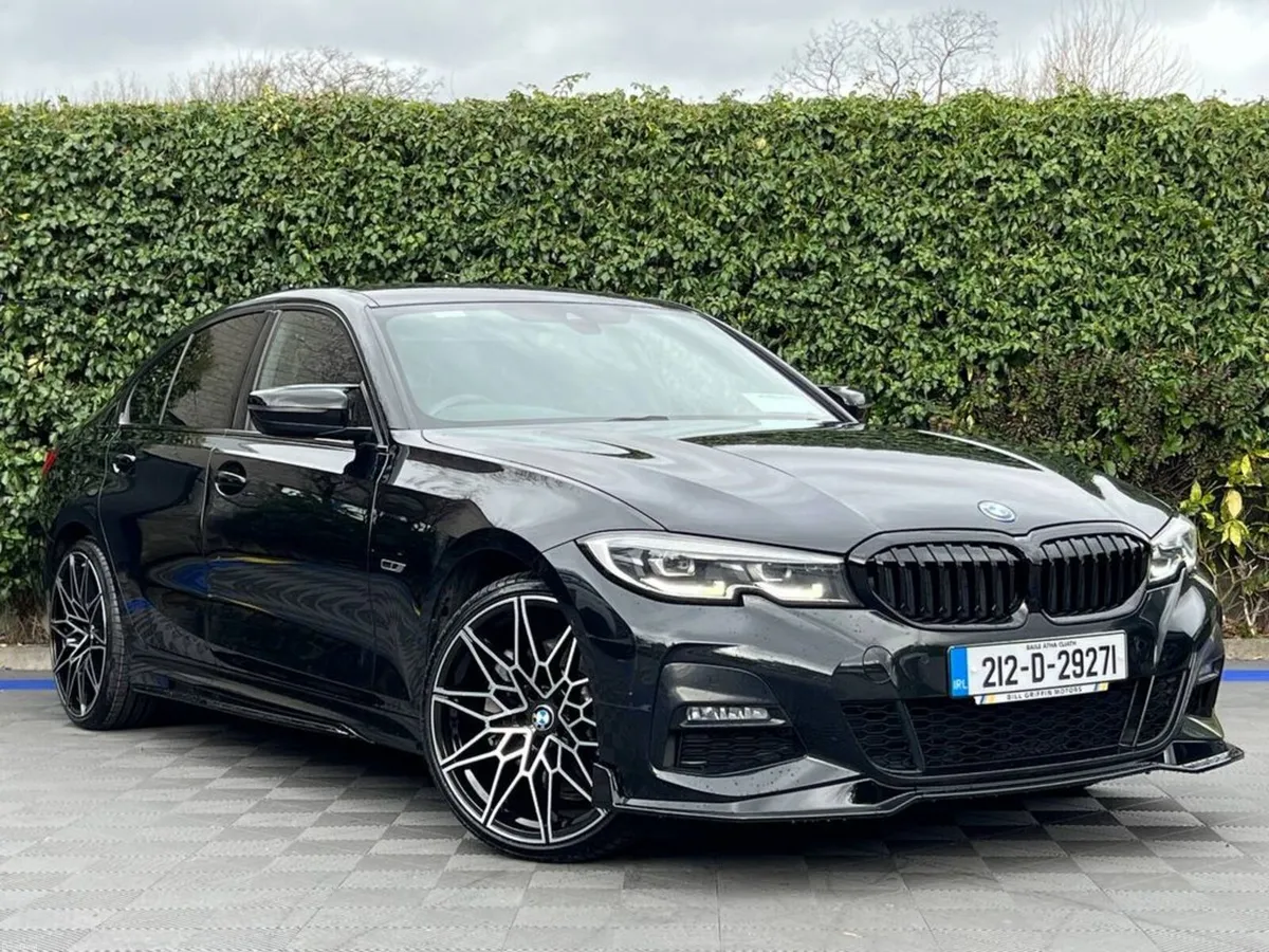 BMW 3-Series 330e M-SPORT COMPETITION 2.0 HYBRID / - Image 1