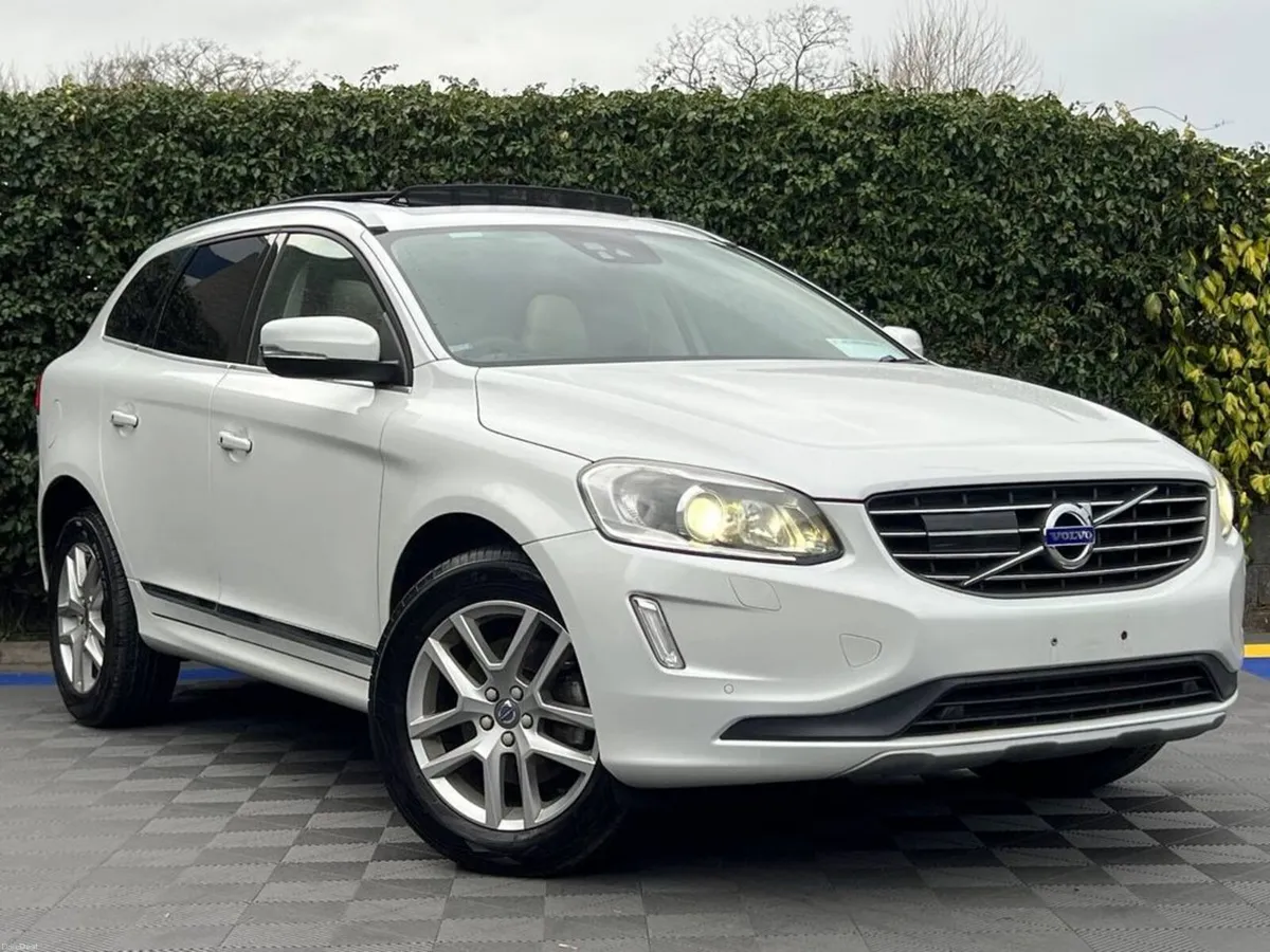 Volvo XC60 D4 CLASSIC 2.0 D // OPENING PAN ROOF // - Image 2