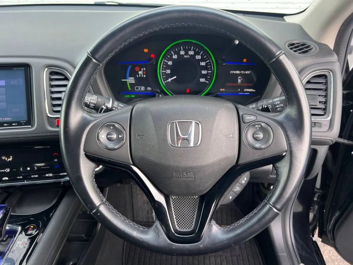 Honda Vezel 1.5 HYBRID // HALF LEATHER HEATED SEAT - Image 4