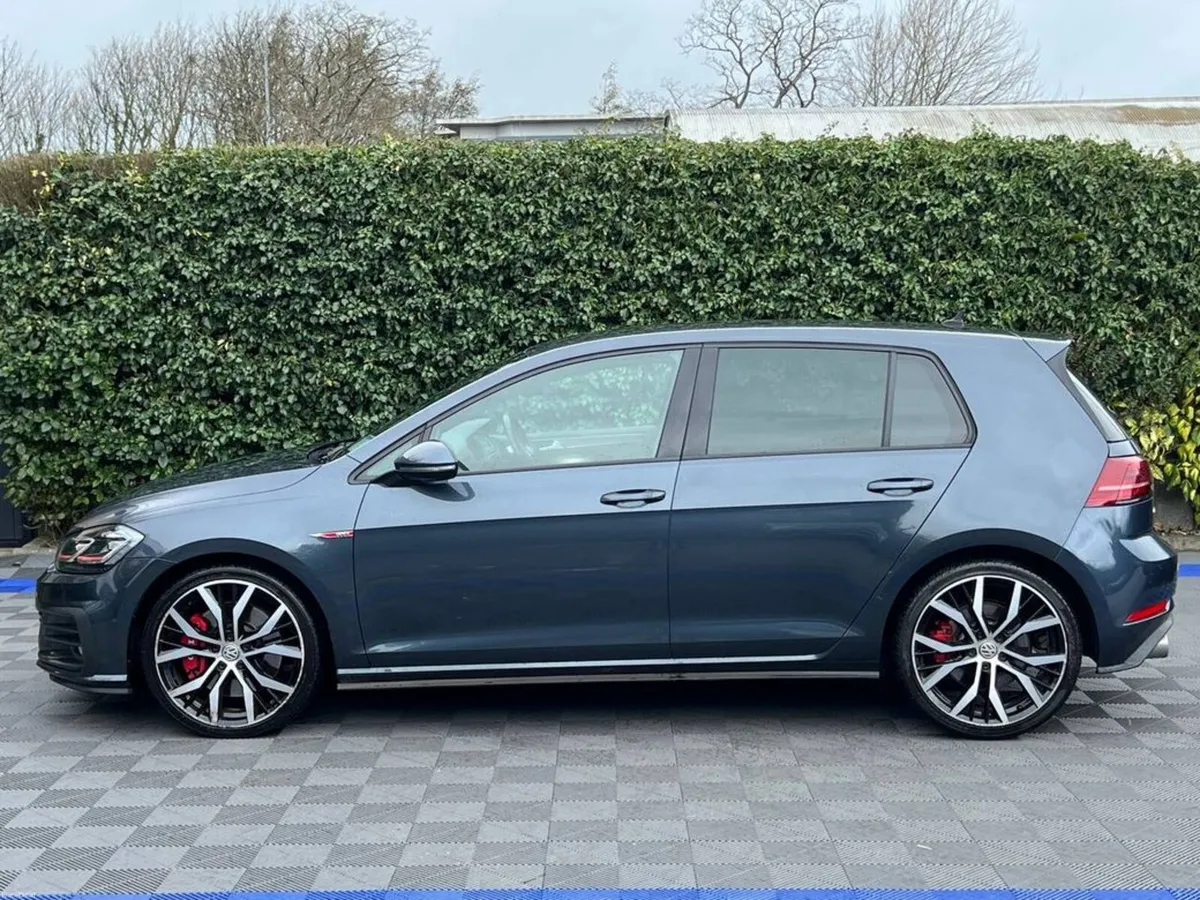 Volkswagen Golf GTI PERFORMANCE PACKAGE 2.0 ** VER - Image 3