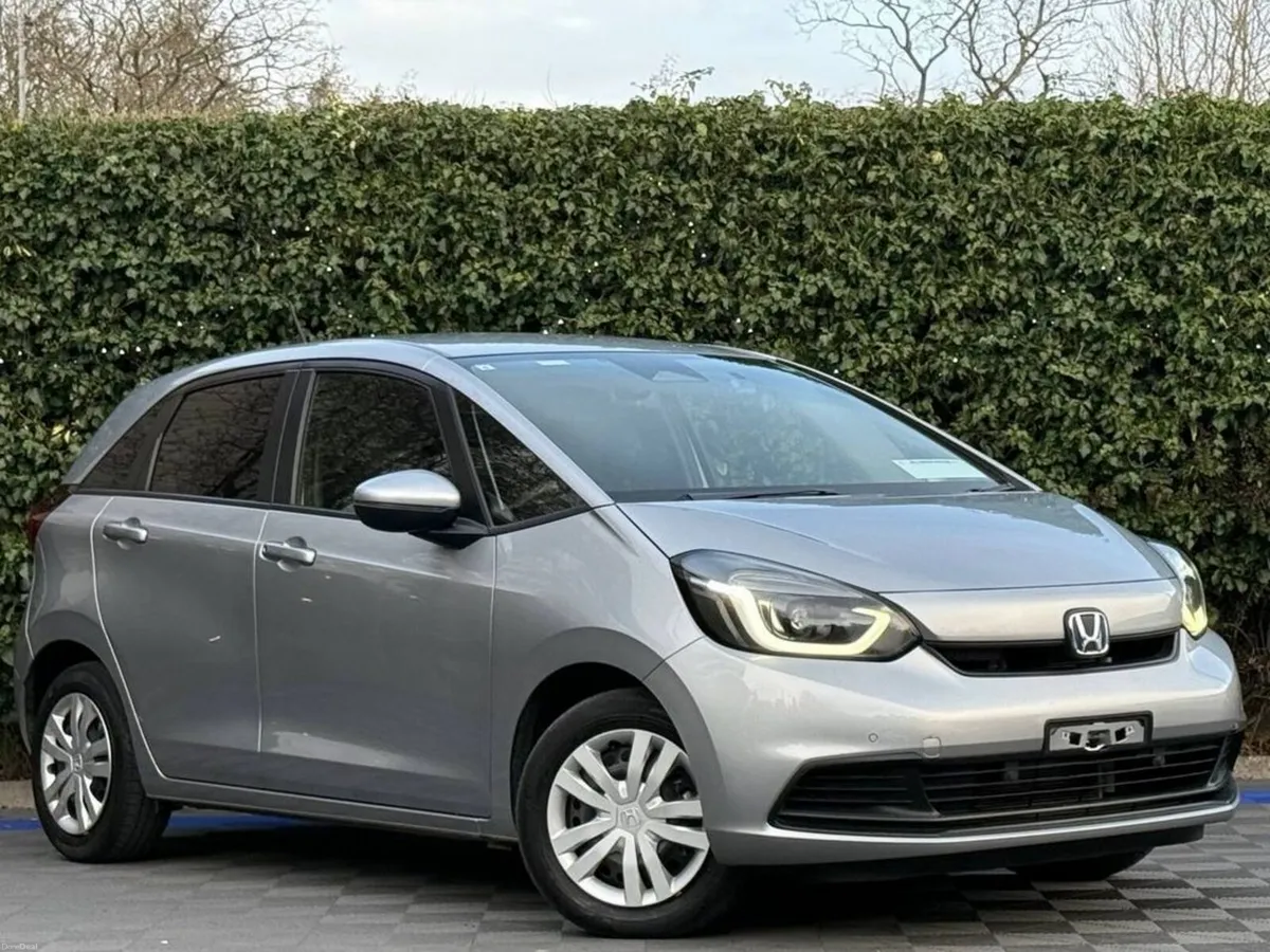 Honda Fit 1.5 HYBRID // REVERSE CAMERA // BLUETOOT - Image 1