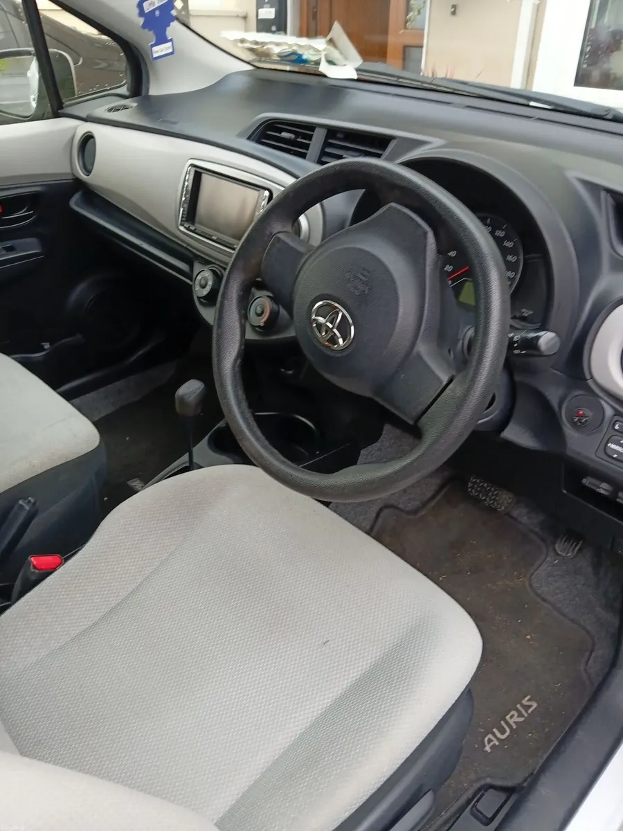 Toyota Vitz 2012 - Image 4