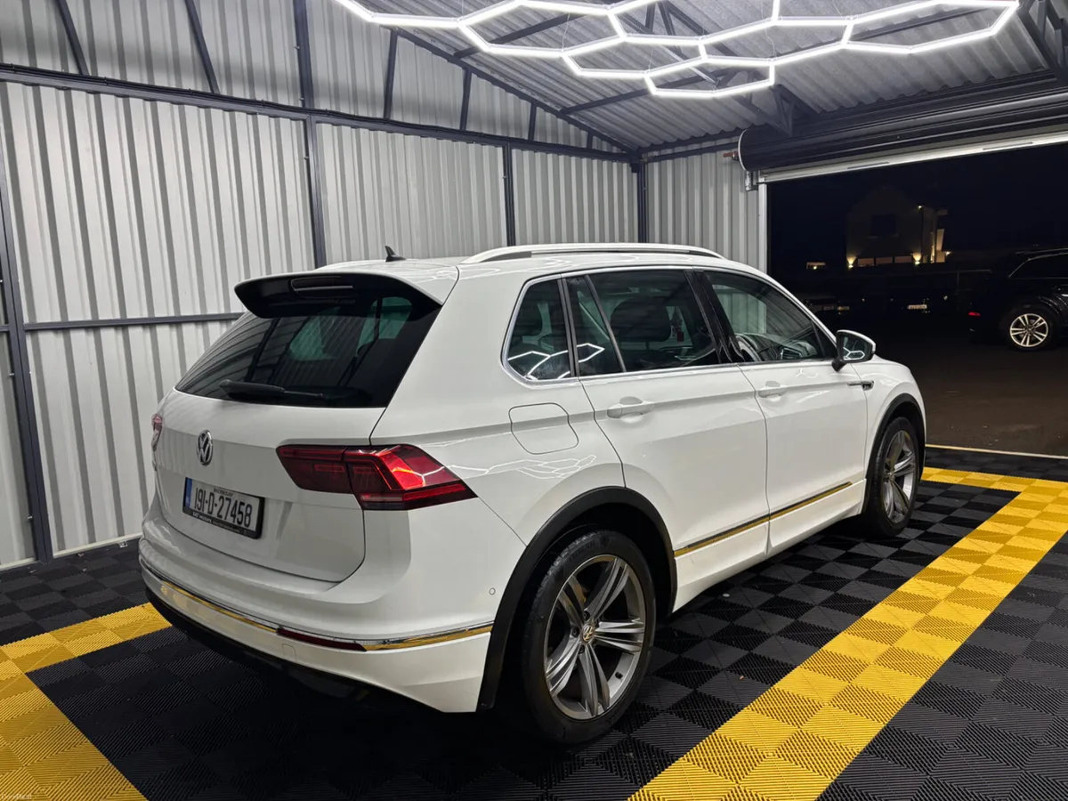 VW Tiguan 2019 R-Line Manual Pan Roof!! - Image 4