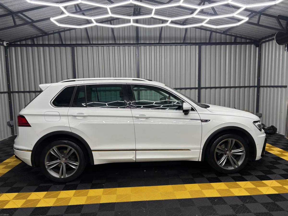 VW Tiguan 2019 R-Line Manual Pan Roof!! - Image 3