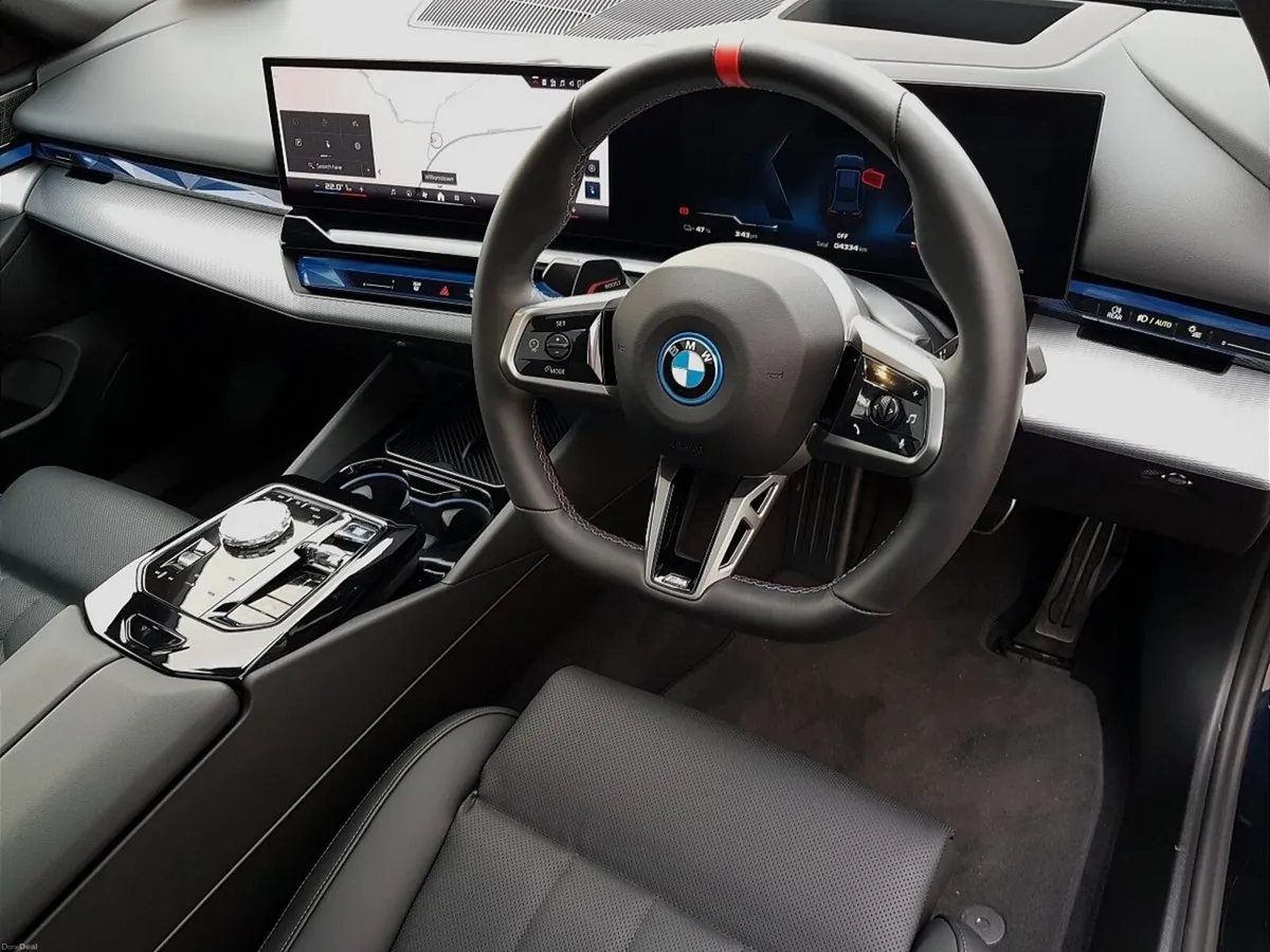 BMW i5 i5 M60 xDrive Touring - Image 6