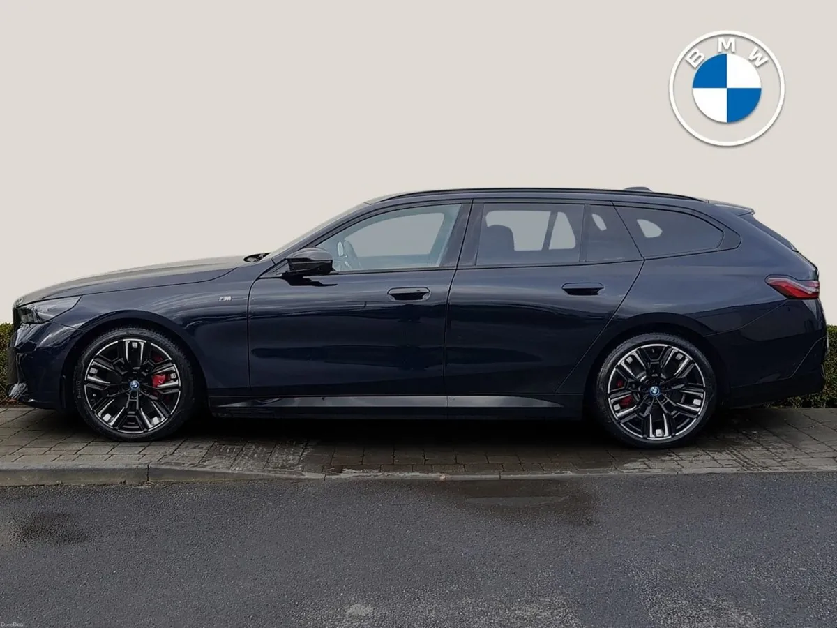 BMW i5 i5 M60 xDrive Touring - Image 3