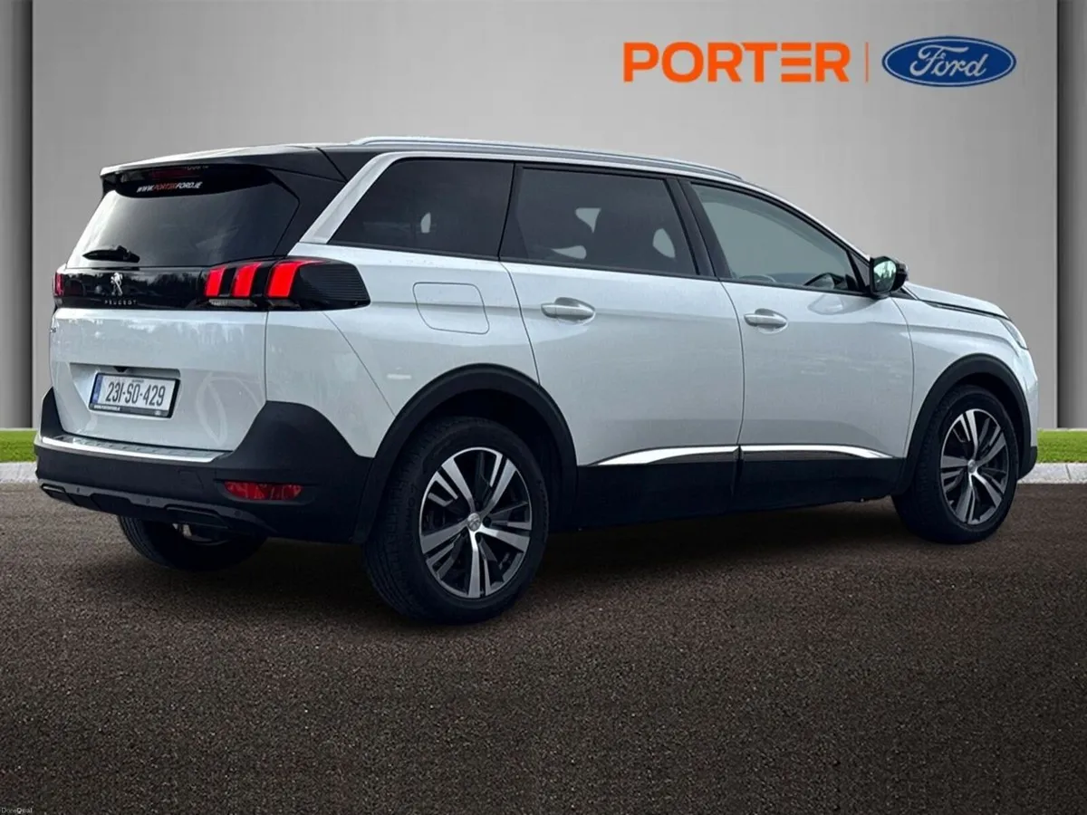 Peugeot 5008 *7 SEATS* ALLURE 1.5 HDi 130bhp - Image 3