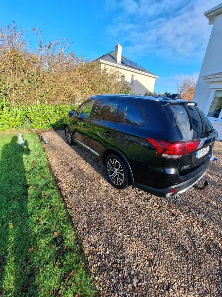 Mitsubishi Outlander - Image 2