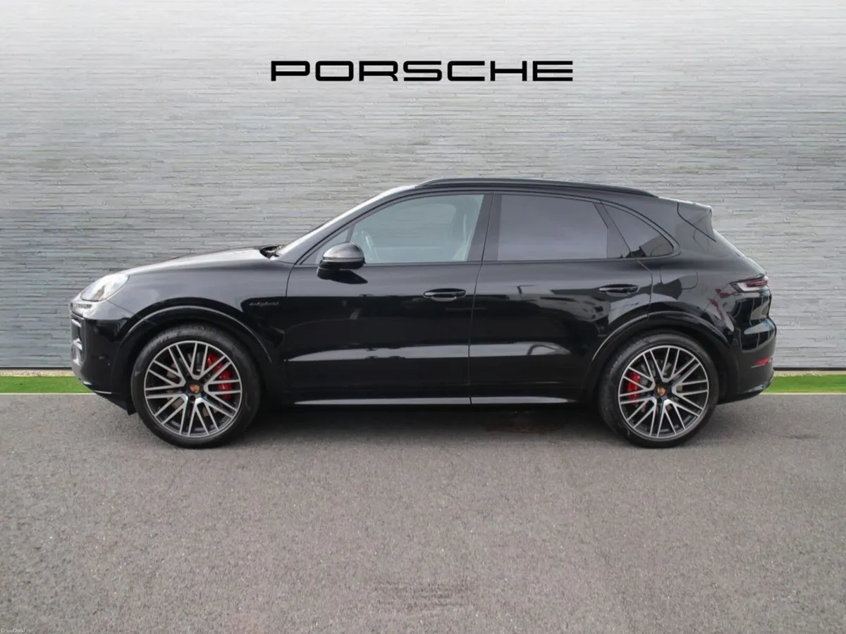 Porsche Cayenne S E-Hybrid Black Edition - Image 4