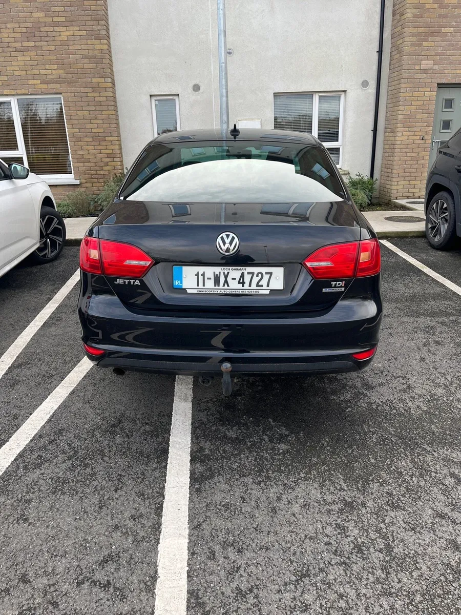 2011 Volkswagen Jetta - Image 2