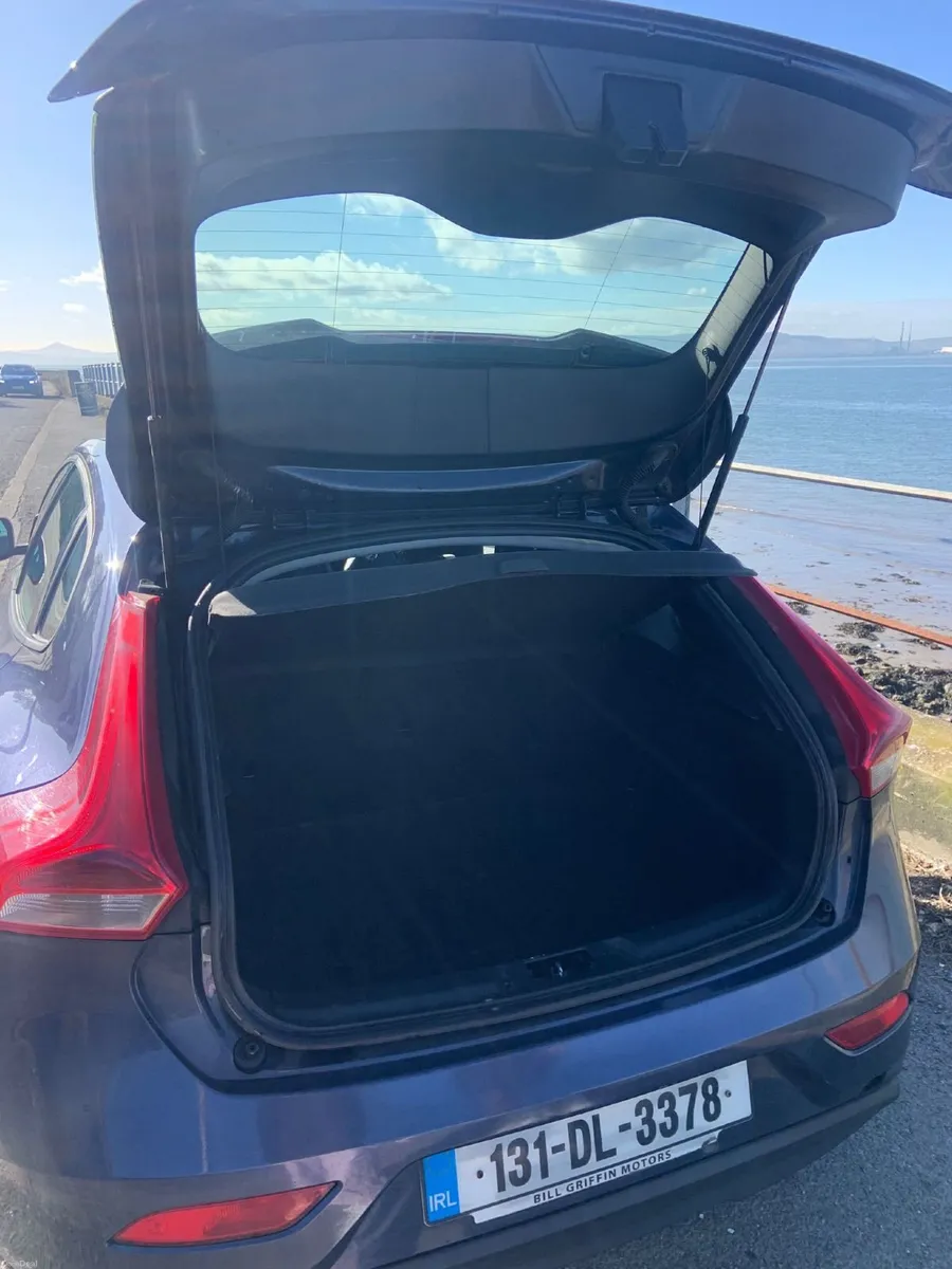 BRAND NEW NCT-Volvo V40 2013 - Image 2