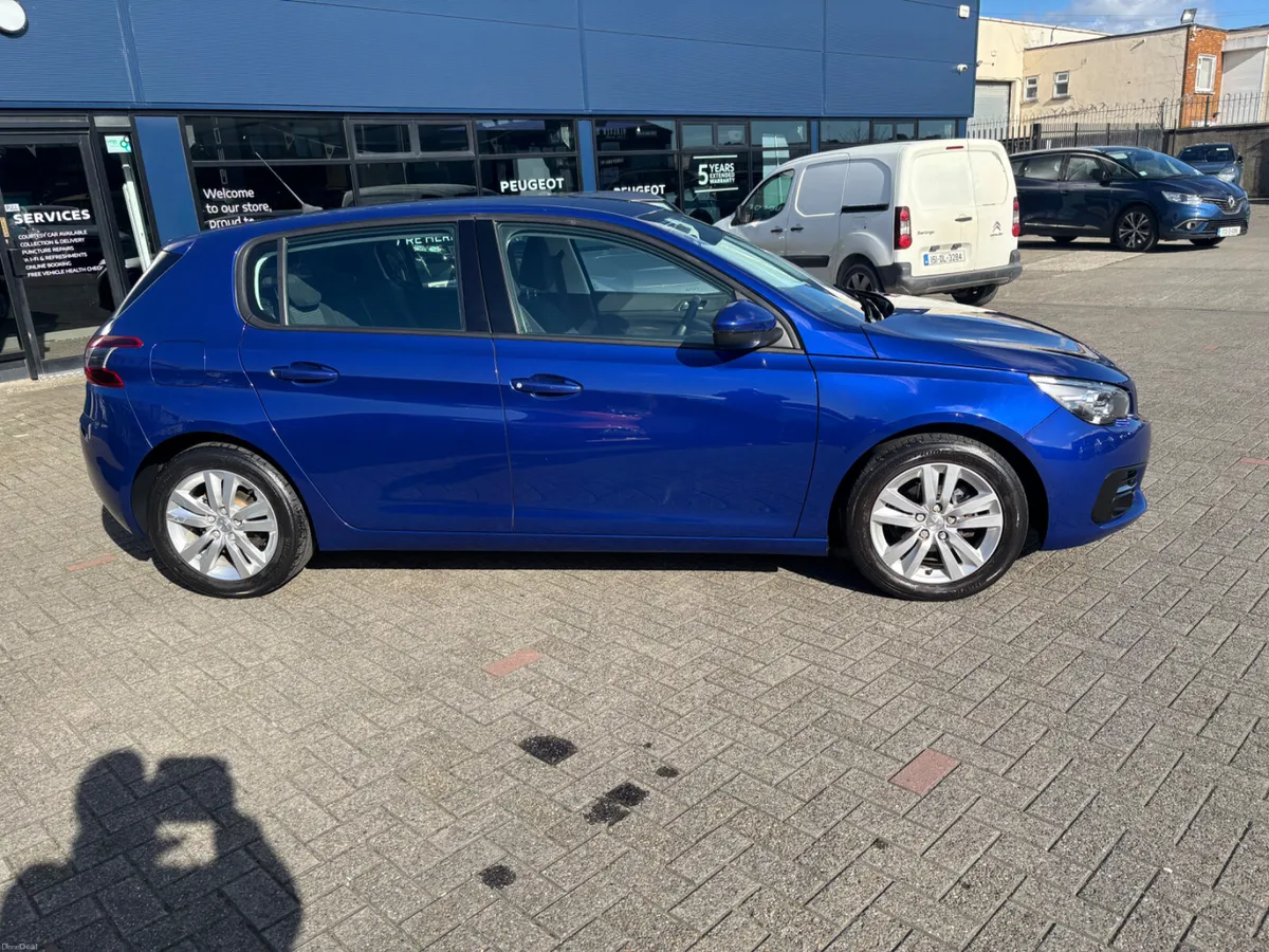 Peugeot 308 2018 low mileage - Image 3