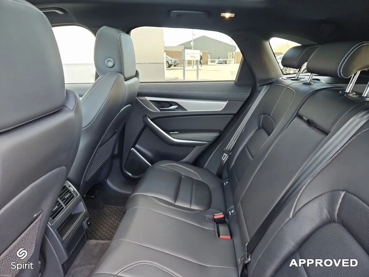 Jaguar F-Pace 2.0 PHEV R-Dynamic SE - Image 5