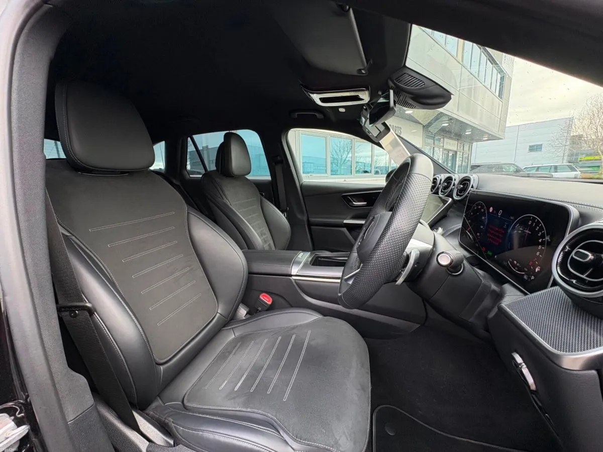 Mercedes-Benz 300 AMG Urban - Night Edition / Plug - Image 4