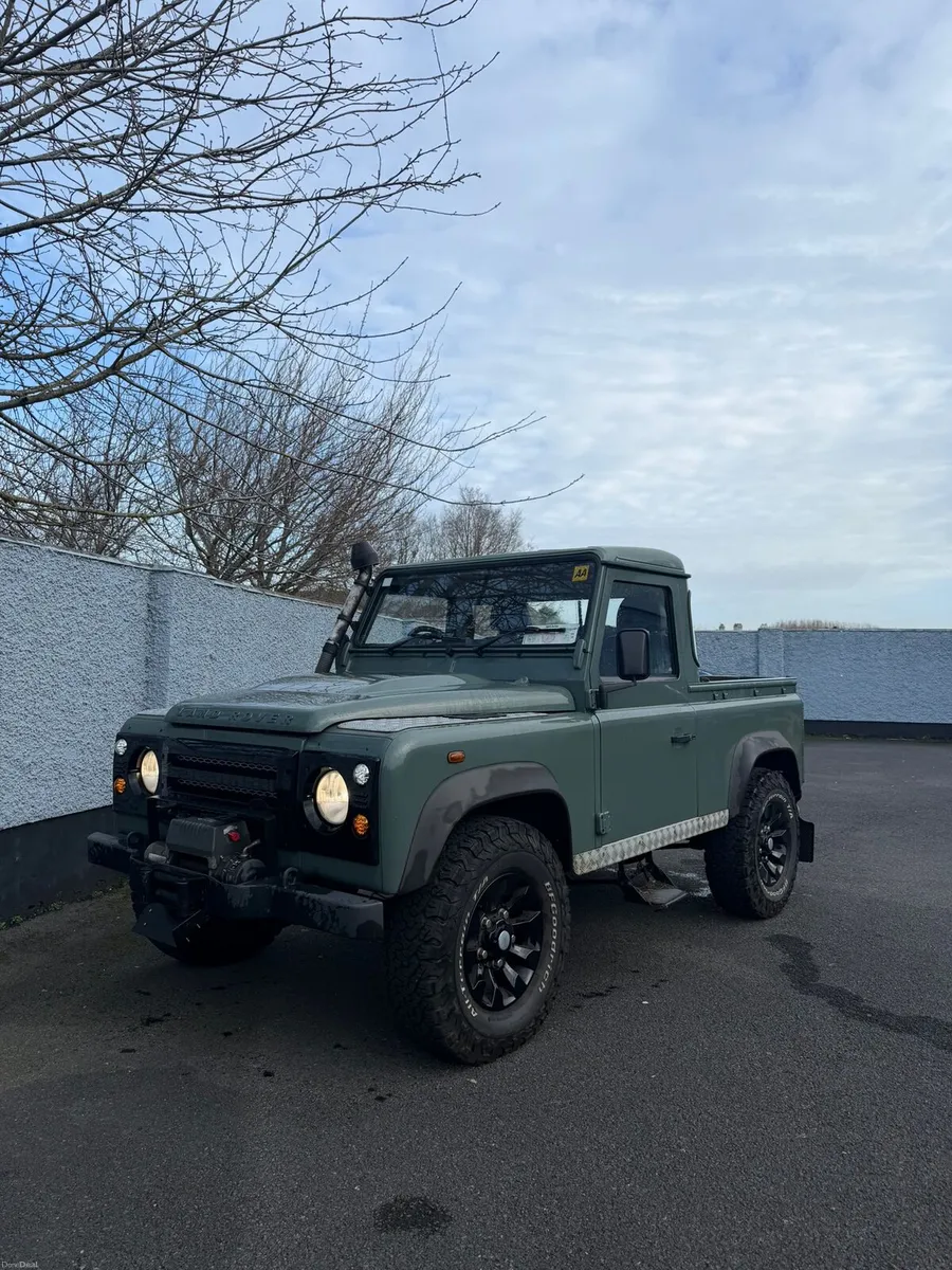 Landrover defender - Image 1