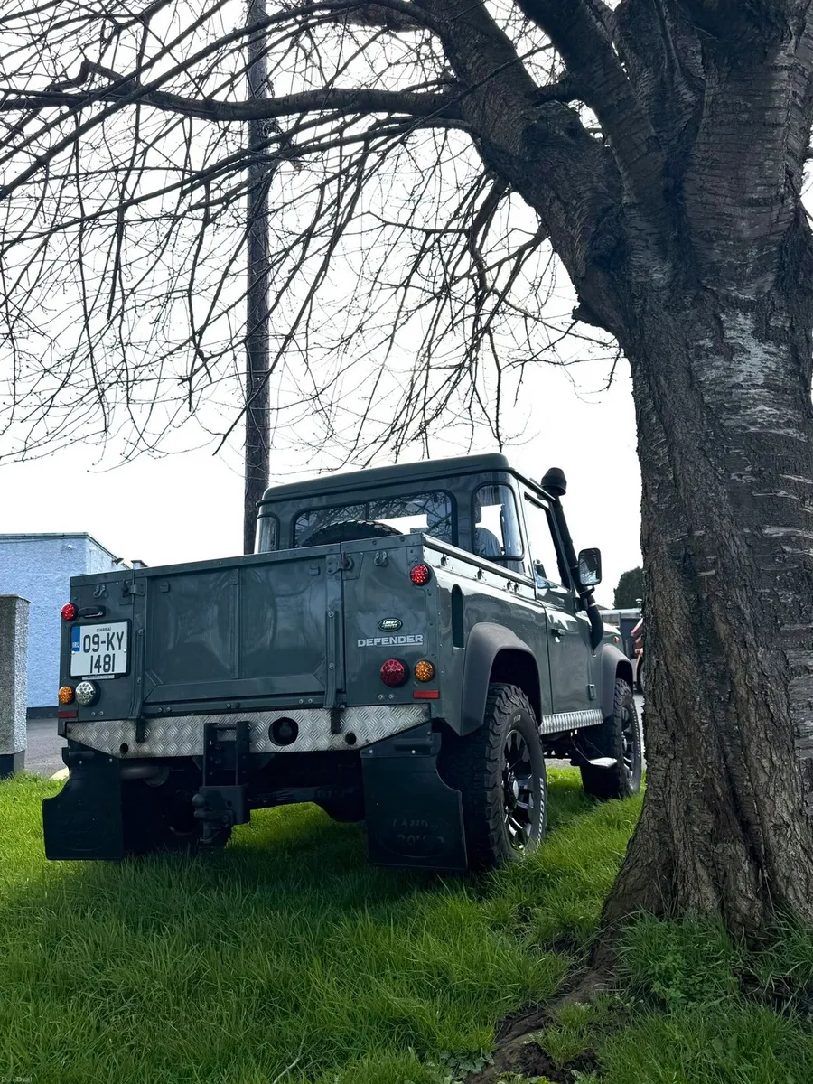 Landrover defender - Image 2