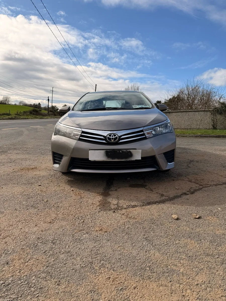 Toyota Corolla 2015 - Image 2