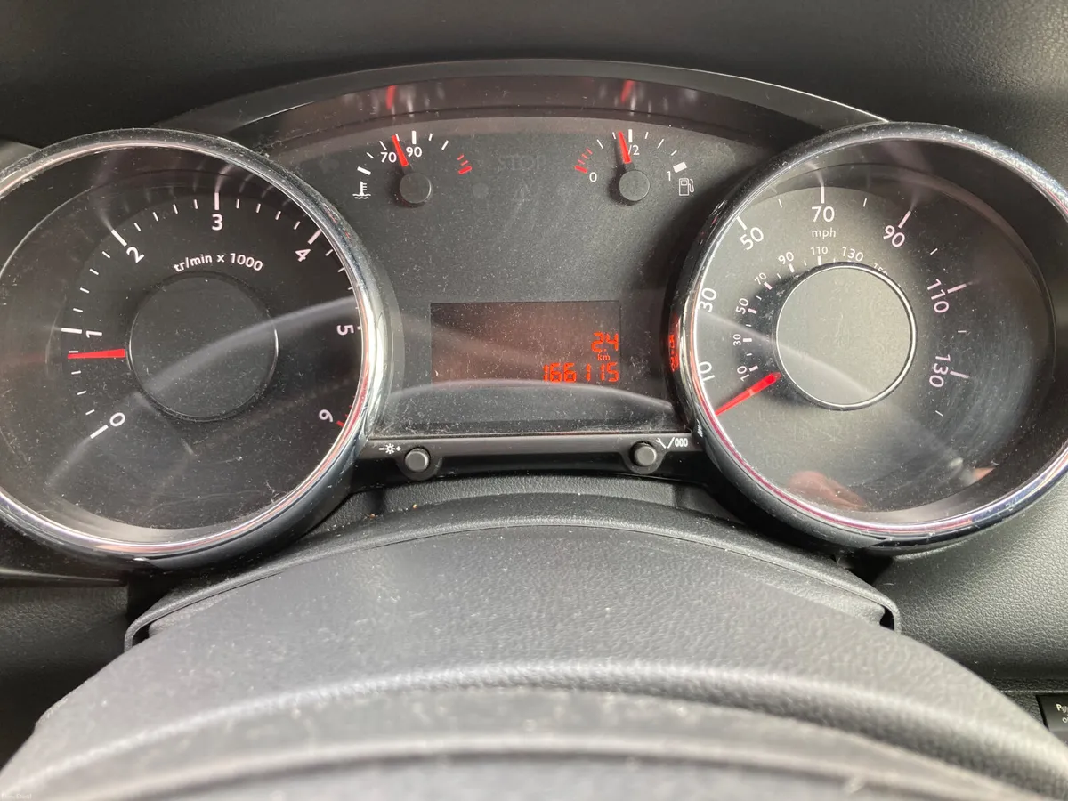 2013 Peugeot 3008 1.6 Hdi  ONLY 166000 Klm - Image 4