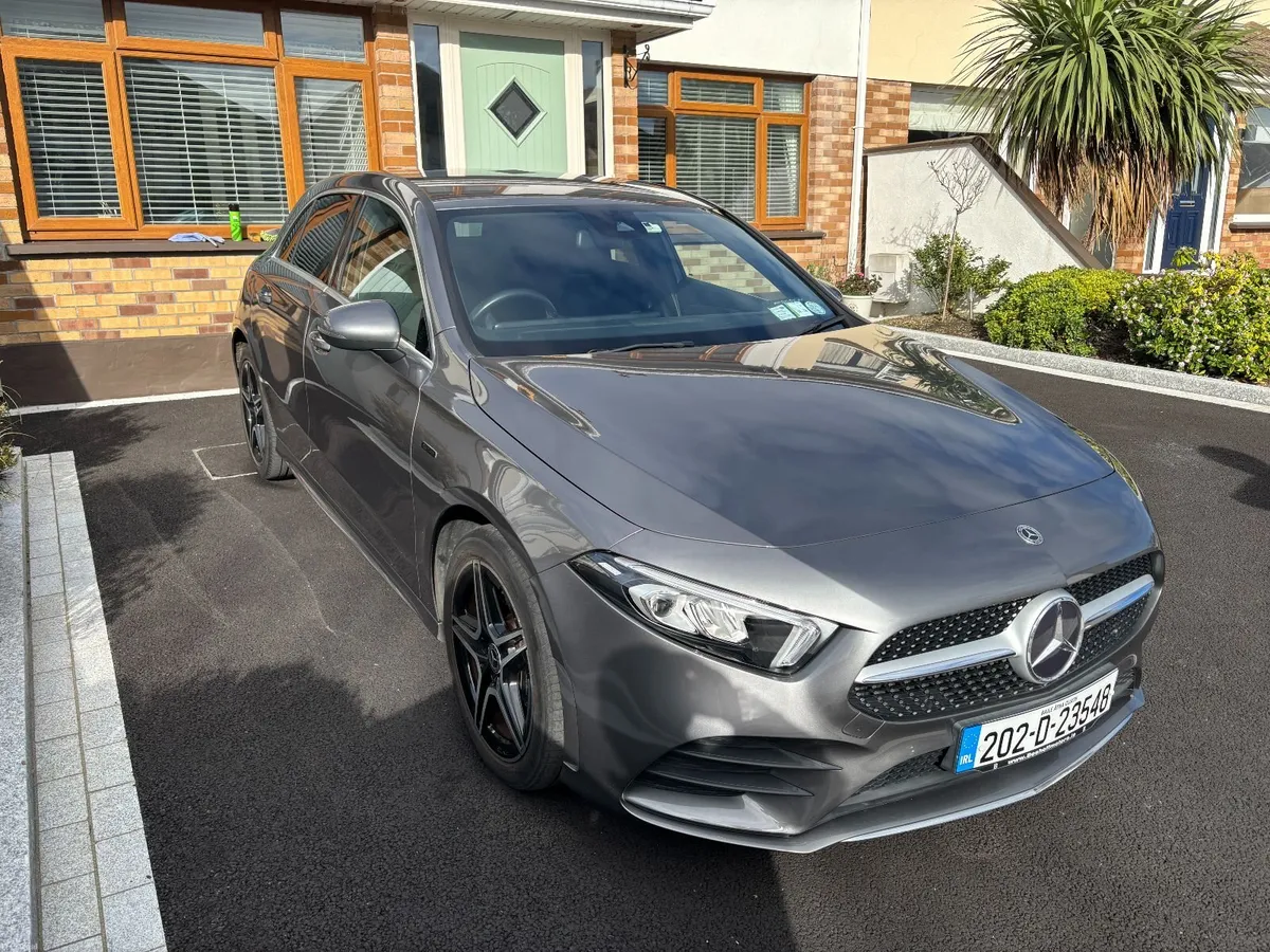 Mercedes-Benz A250e AMG - Image 4