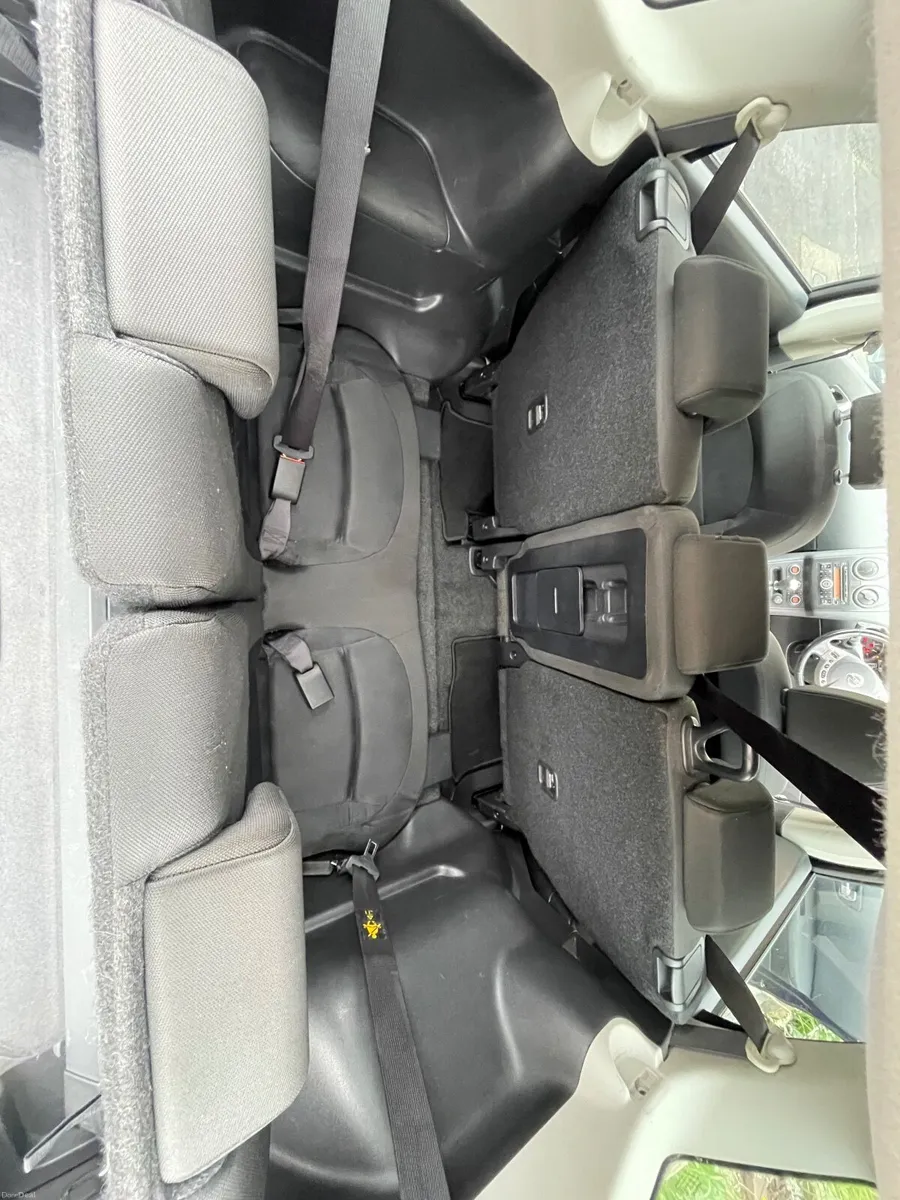Nissan Qashqai+2 2010 - Image 2