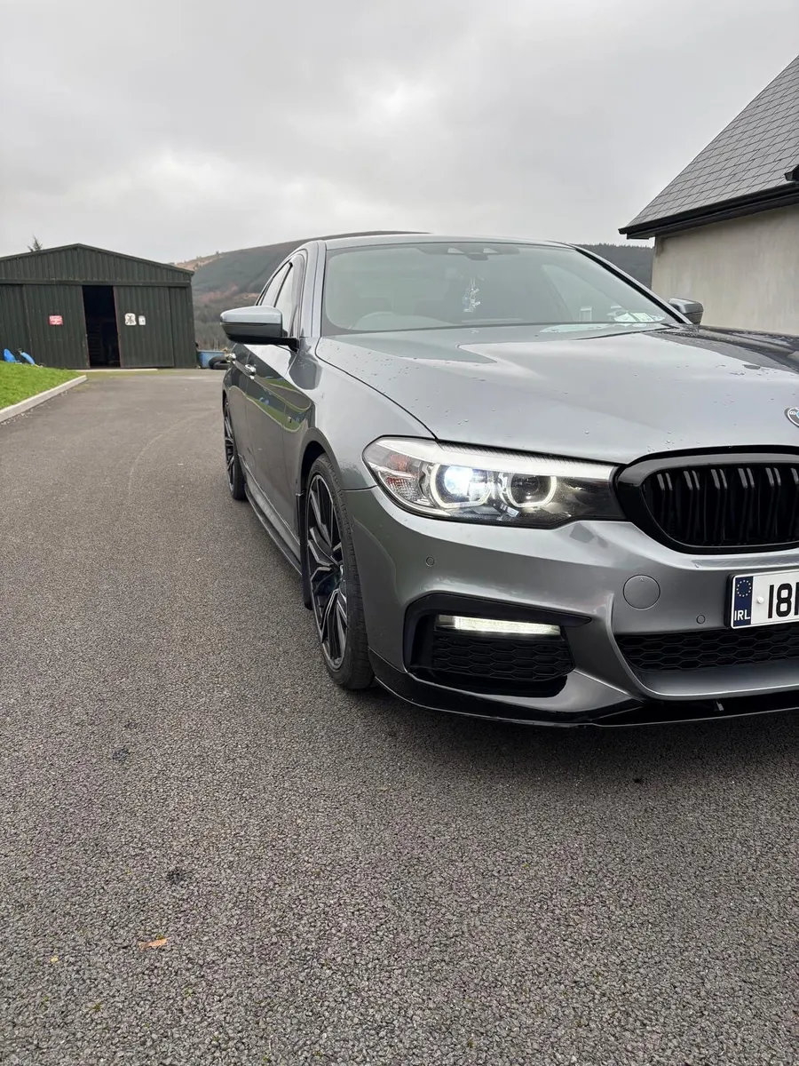 BMW 5-Series 2018 - Image 2