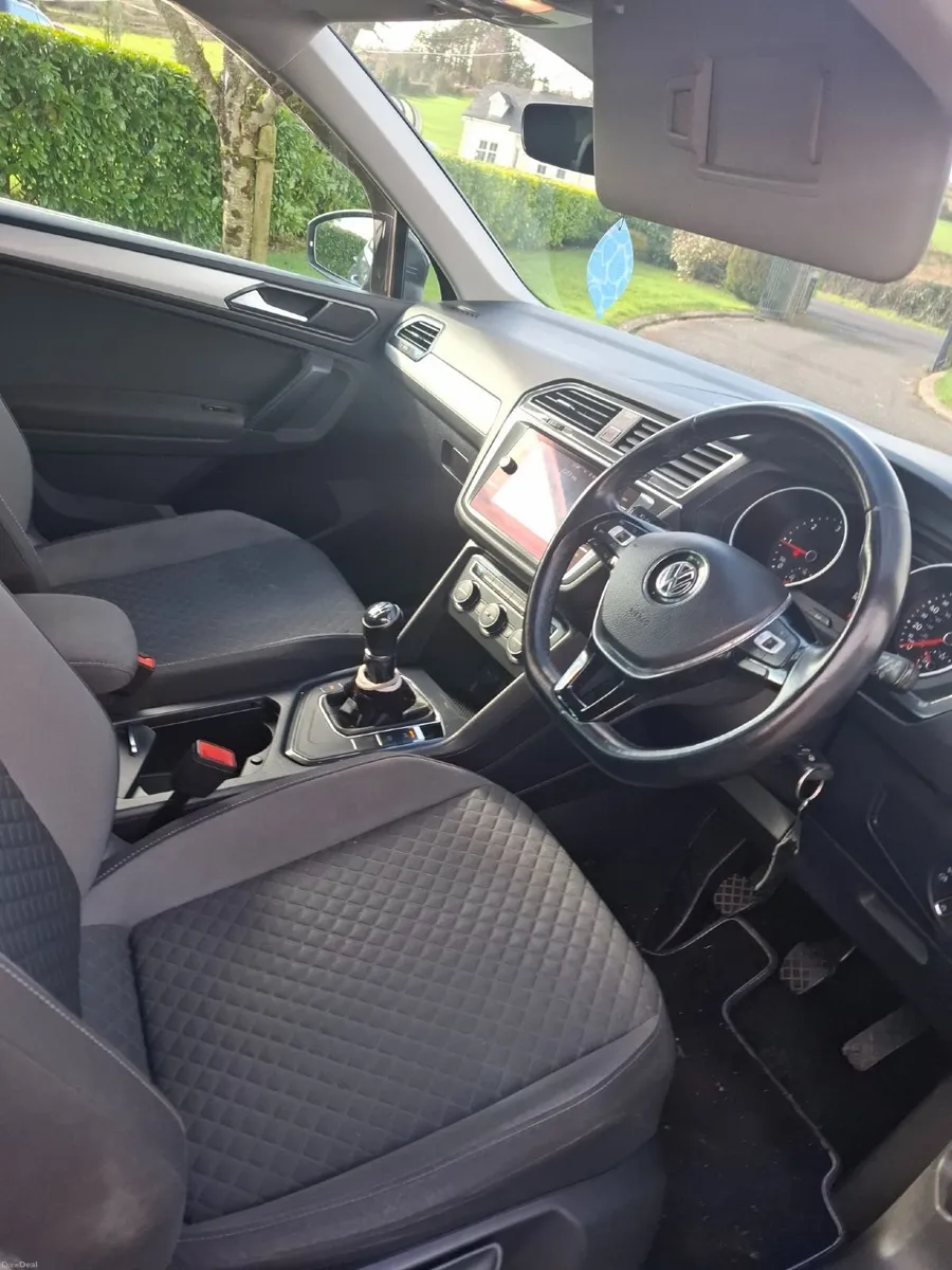 Volkswagen Tiguan 2018 - Image 3