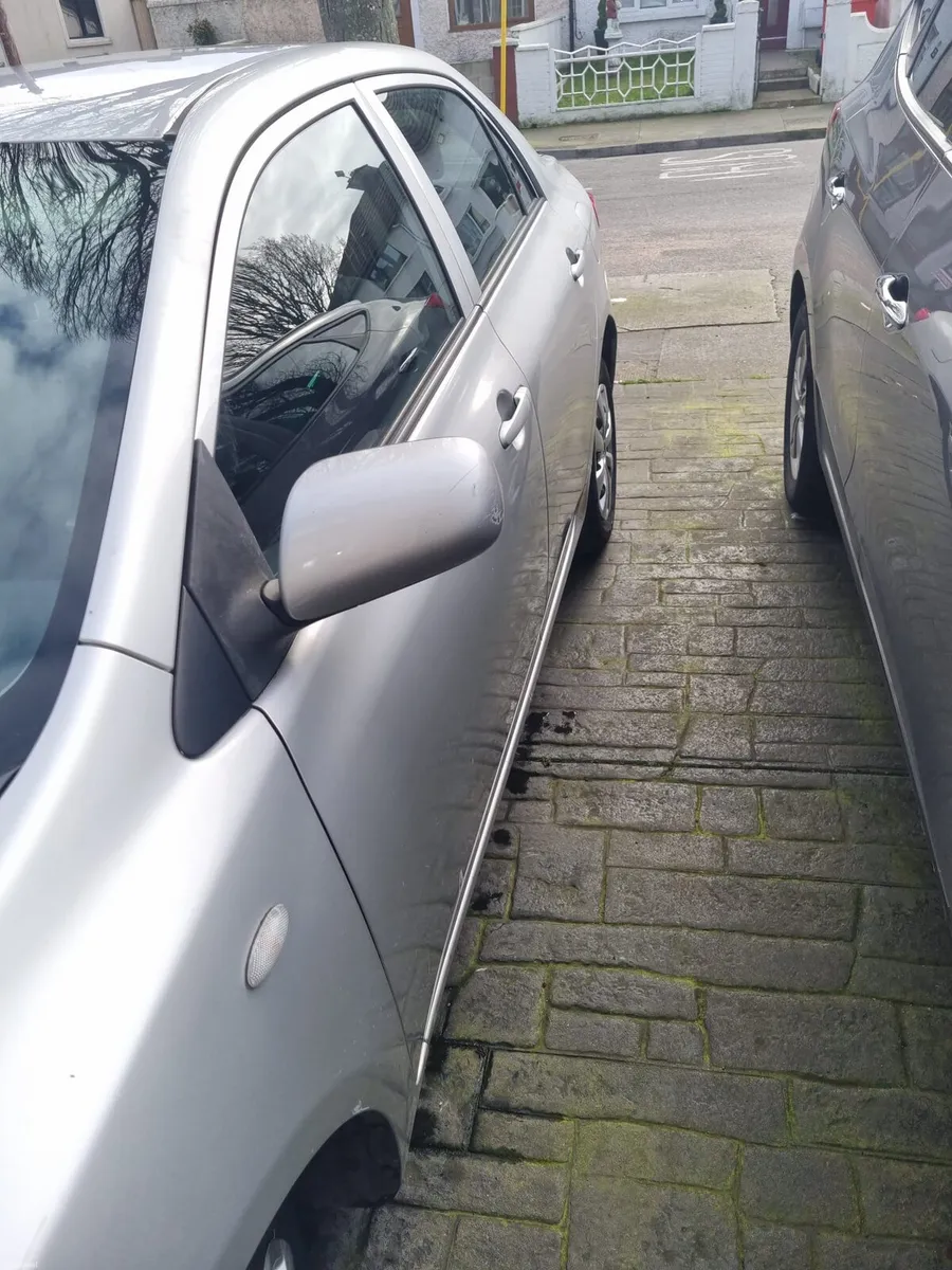 2008 Toyota corolla - Image 2