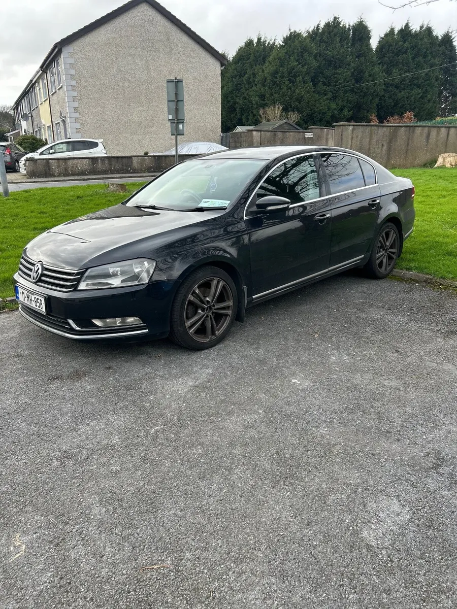 Volkswagen Passat 2011 - Image 1