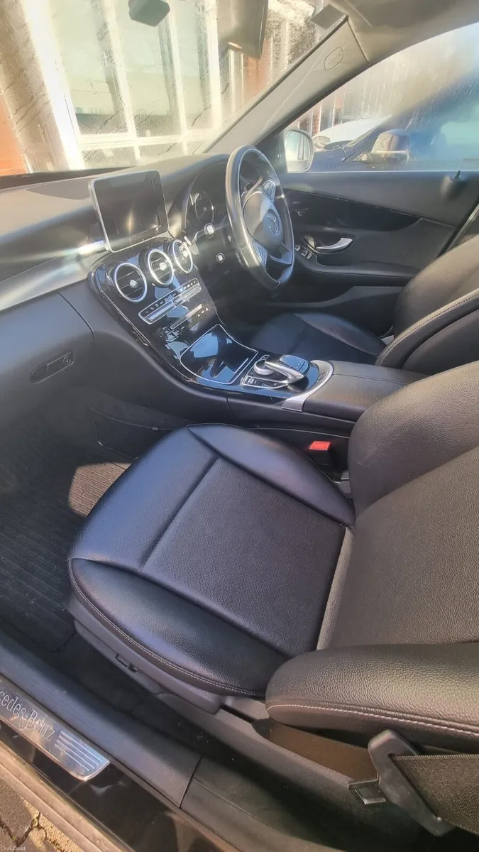 Mercedes-Benz C-Class 2015 - Image 2