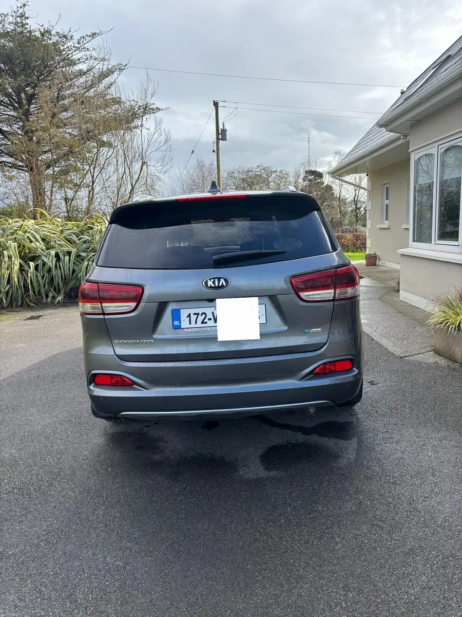 KIA Sorento / 2.2 diesel / 7 seater / 172 / Manual - Image 2