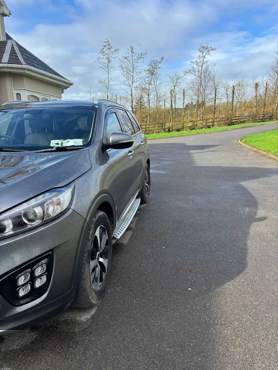 KIA Sorento / 2.2 diesel / 7 seater / 172 / Manual - Image 4