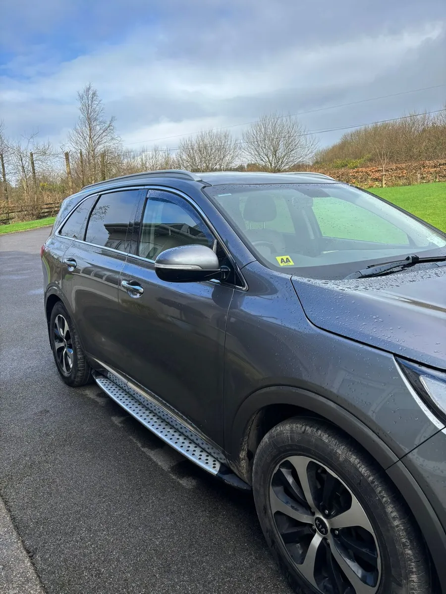 KIA Sorento / 2.2 diesel / 7 seater / 172 / Manual - Image 3