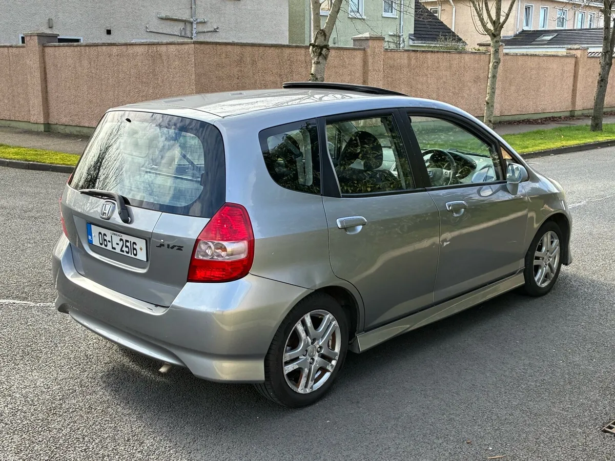 Automatic Honda Jazz 1.3petrol Nct 10/26 sunroof - Image 1