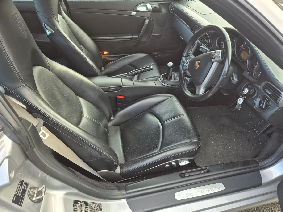 2005 Porsche 911 997 Carrera 4 - Image 4