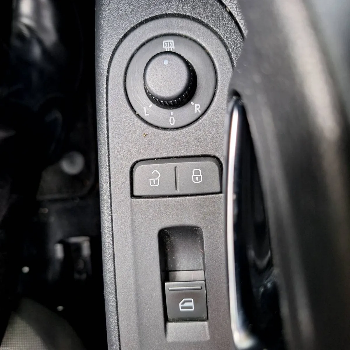 2014 Volkswagen Up 5 Door Automatic - Image 3