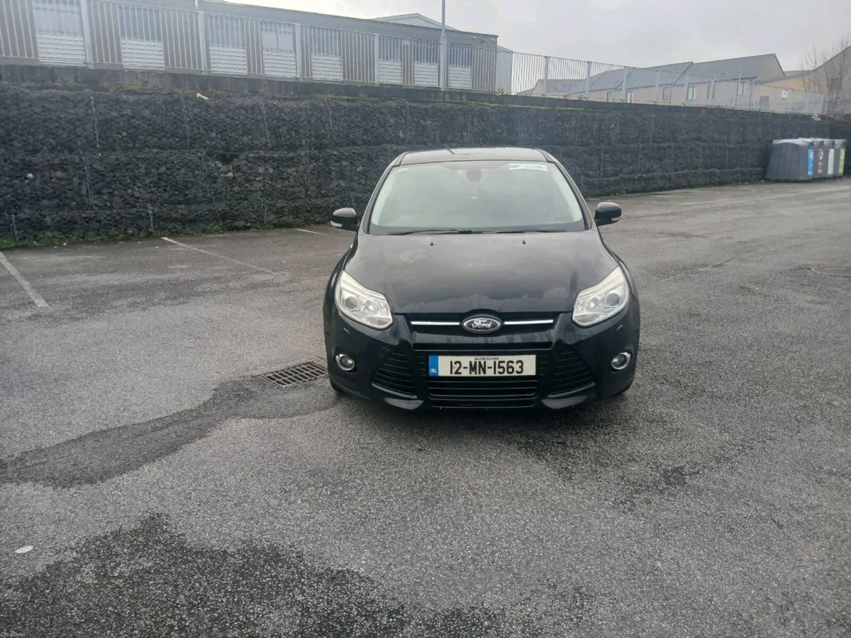2012 Ford focus !! Titanium spec !! - Image 4
