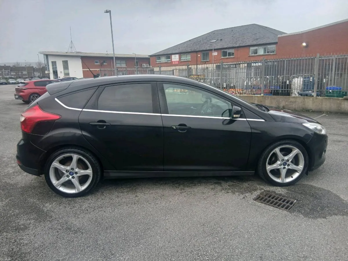 2012 Ford focus !! Titanium spec !! - Image 2