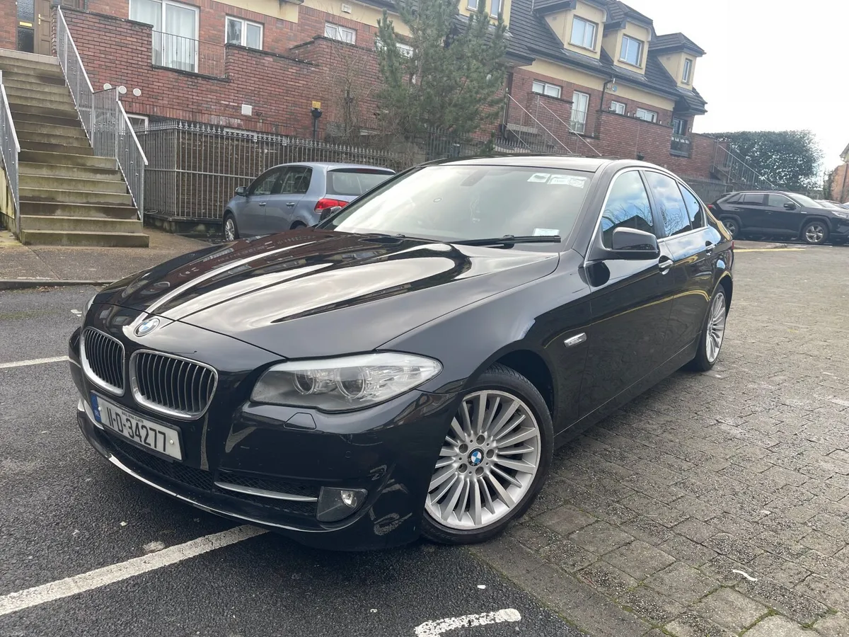 BMW 5-Series 2011 - Image 1