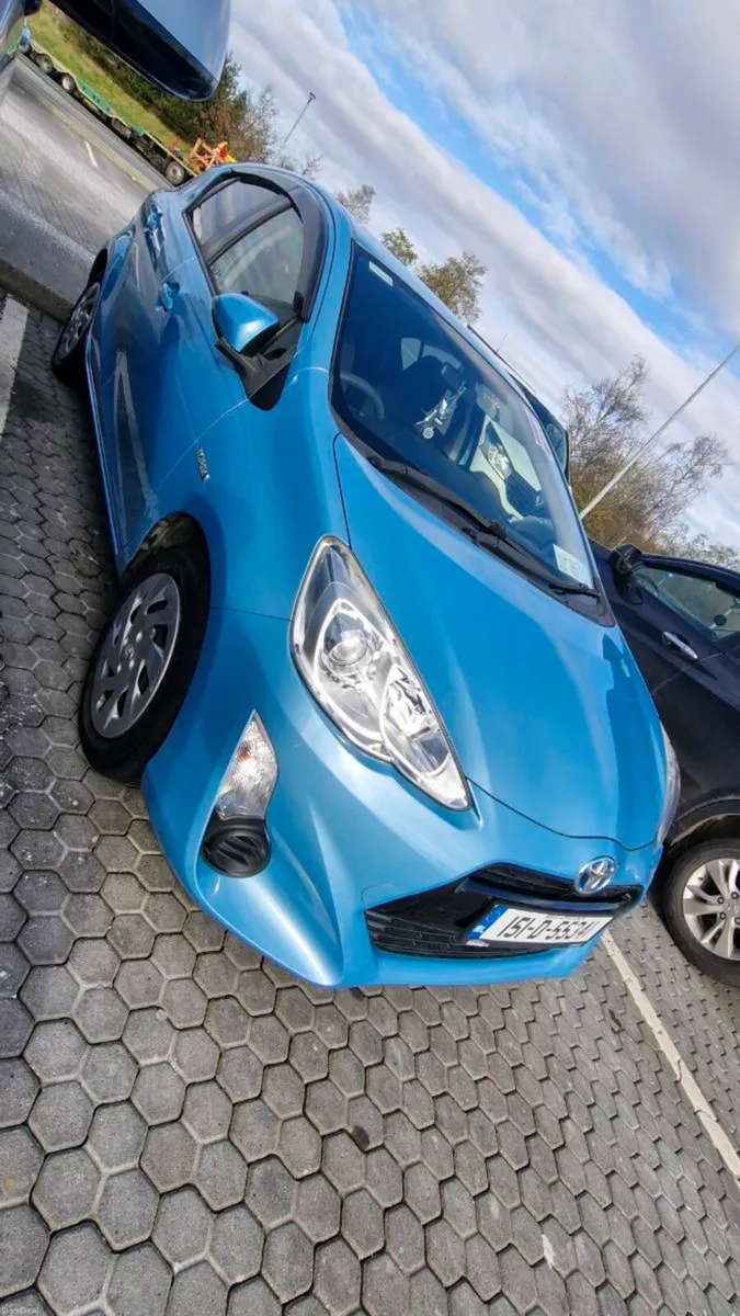 Toyota Aqua Petrol Hybrid 2015 - Image 2