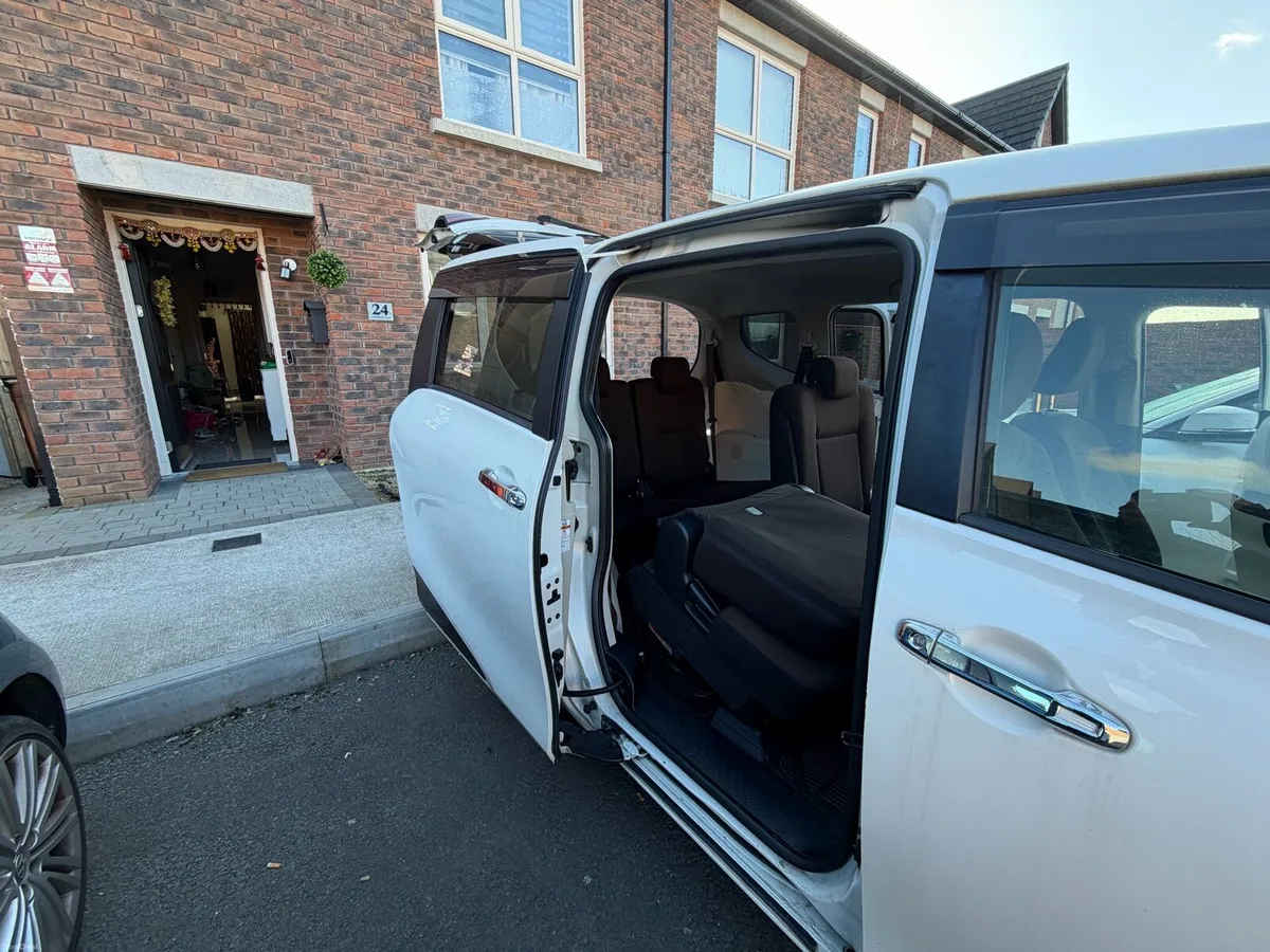 Toyota Sienta 2017 - Image 2