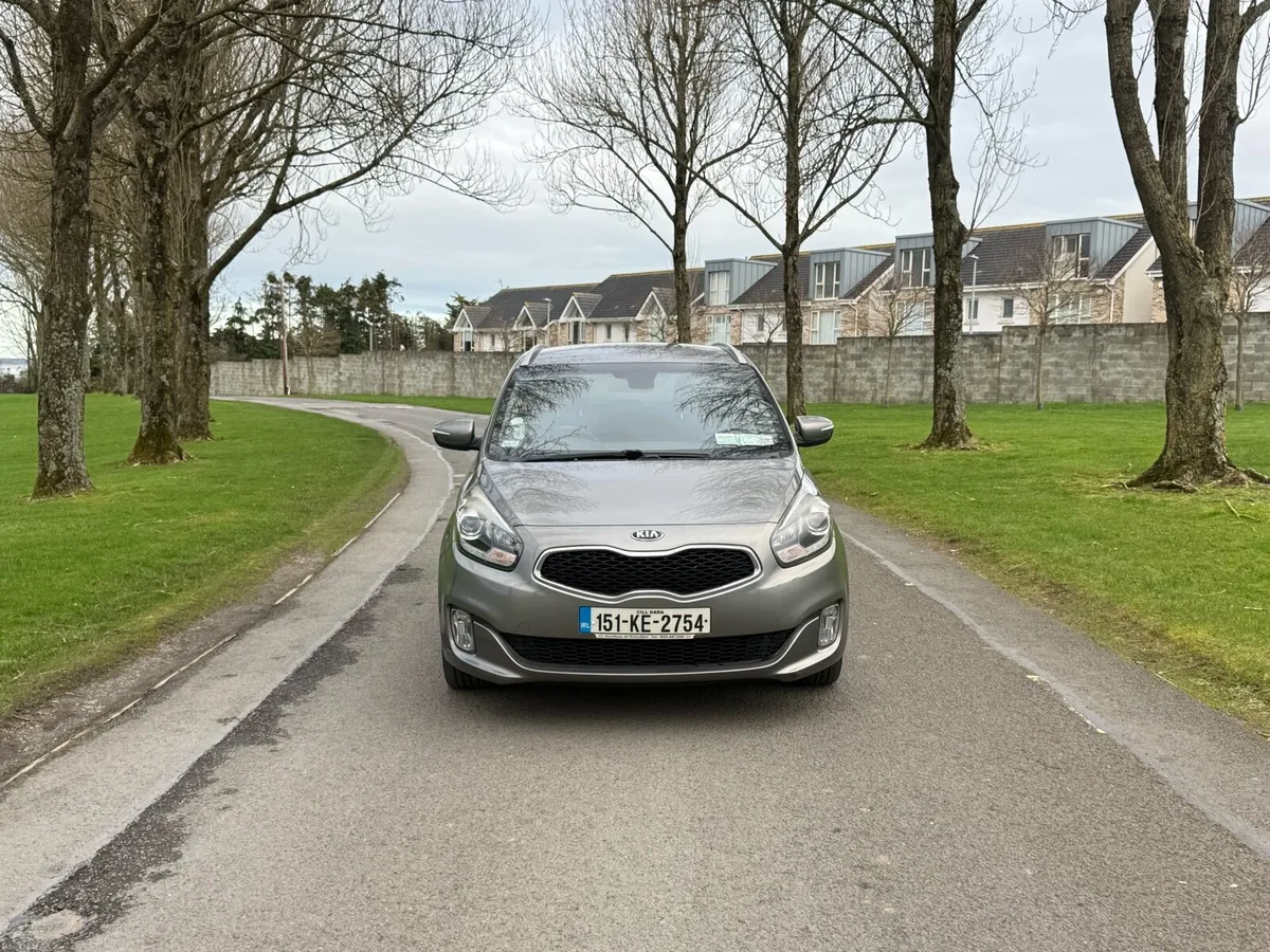 2015 Kia Carens Cdri nct 07/26 tax 02/26 - Image 2