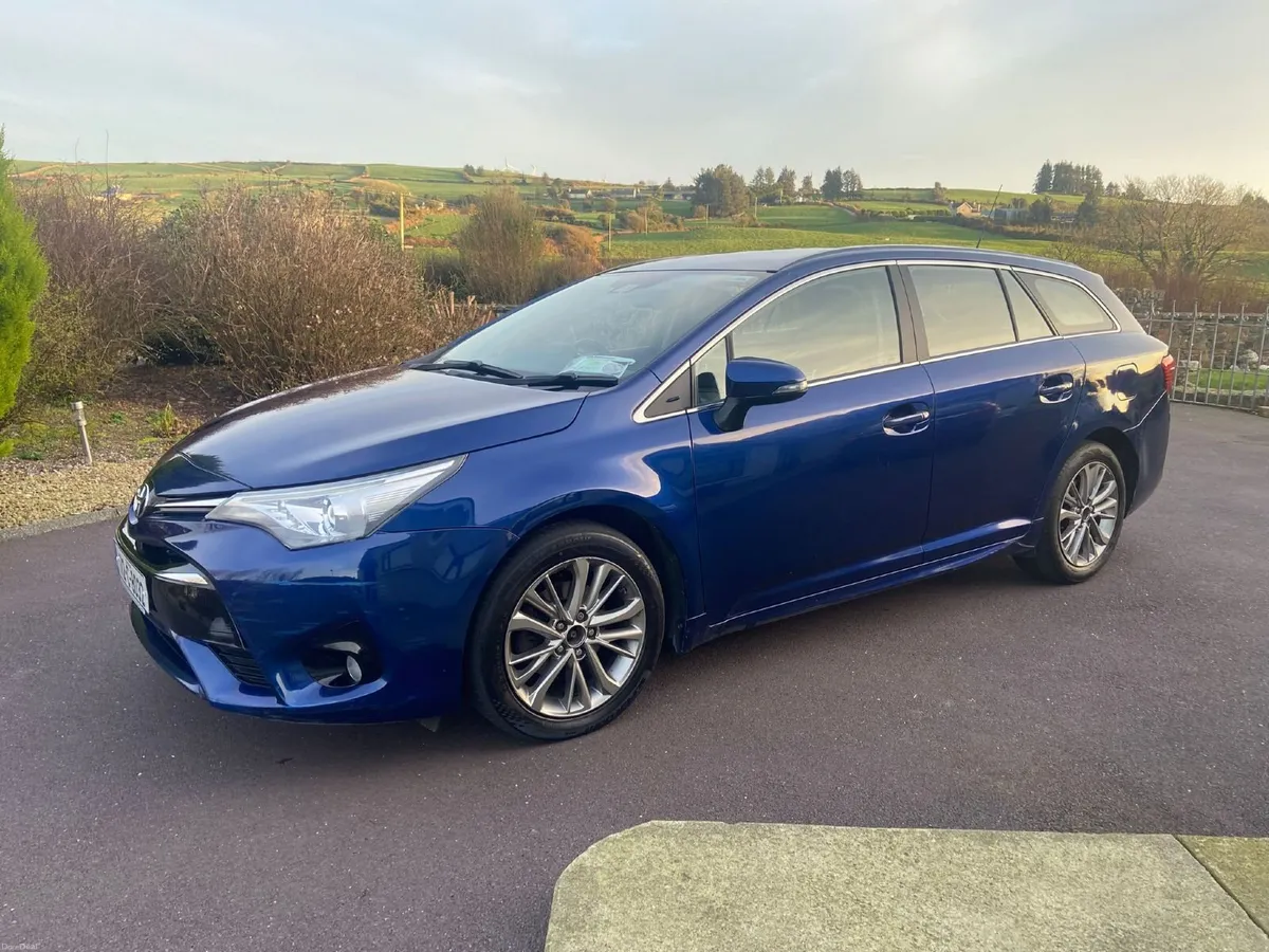 Toyota Avensis 2017 - Image 2