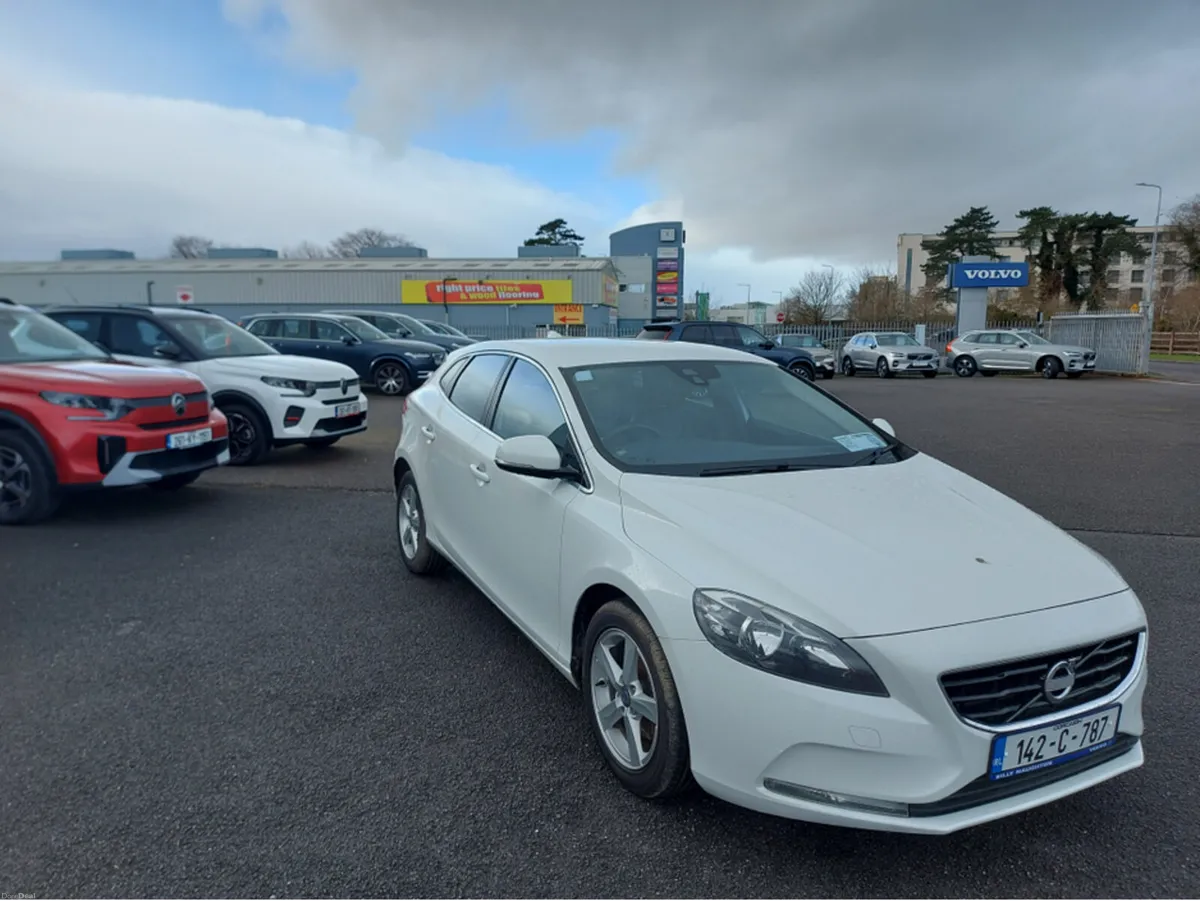 Volvo V40 D2 SE 5DR - Image 3