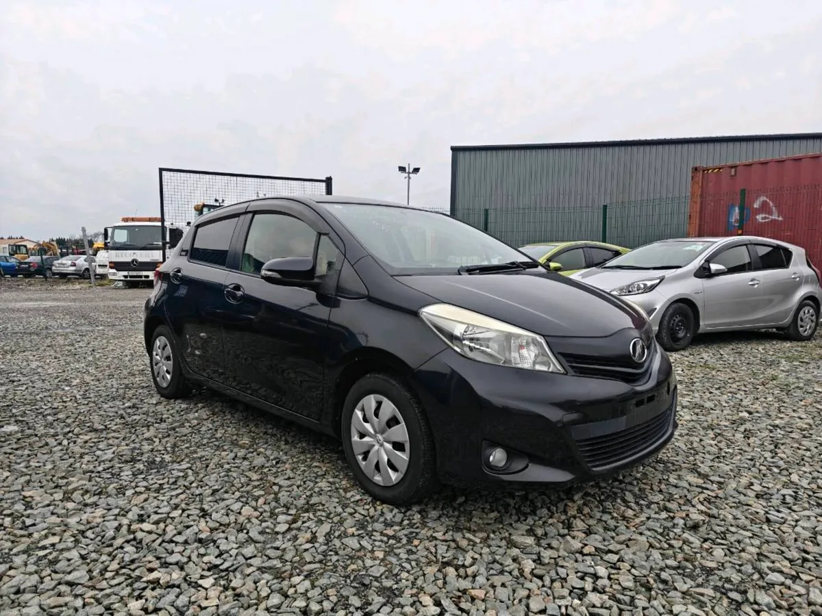 Toyota vitz 2014 automatic 1lt patrol - Image 2
